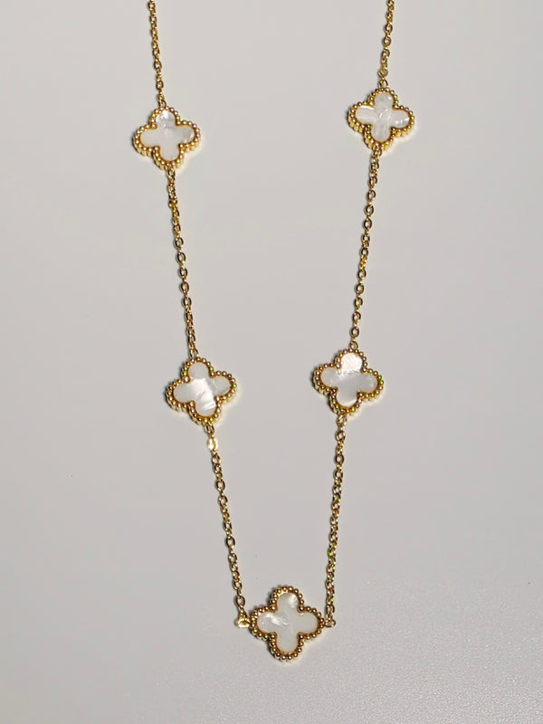 White Floral Jewelry Set