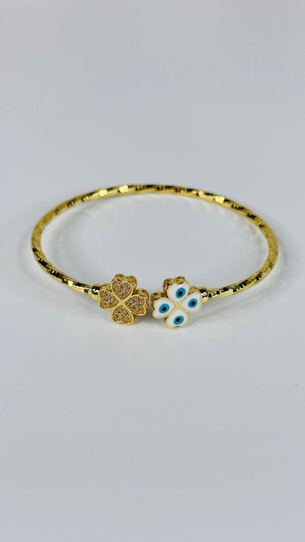 Elegant Gold-Plated Flower Bracelet