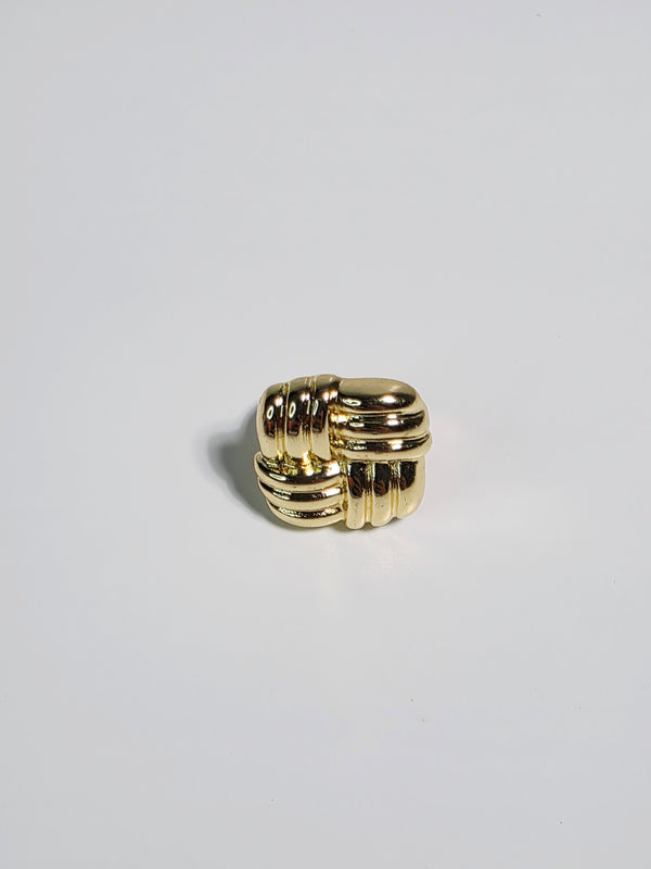 Golden Knot Ring