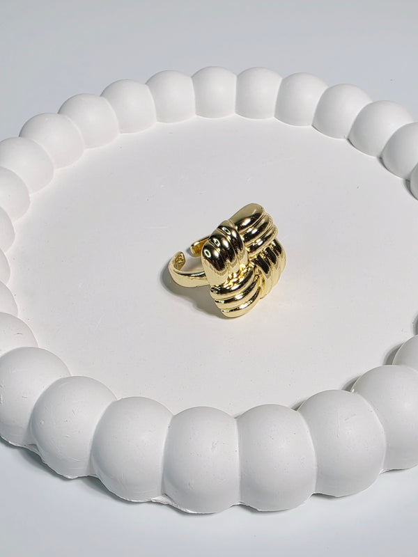 Golden Knot Ring