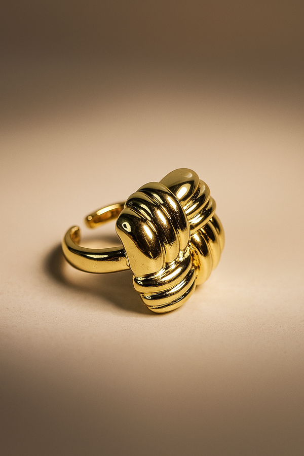 Golden Knot Ring